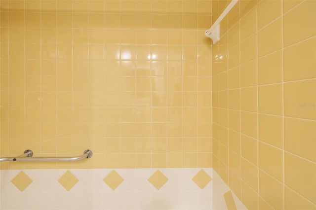 5095 BAY STREET NE 102, St Petersburg, FL 33703