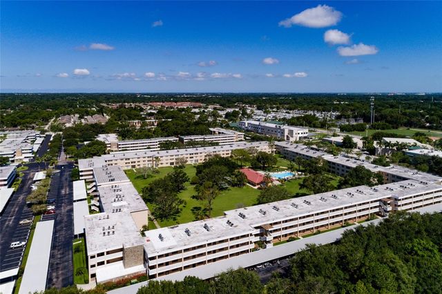 5095 BAY STREET NE 102, St Petersburg, FL 33703