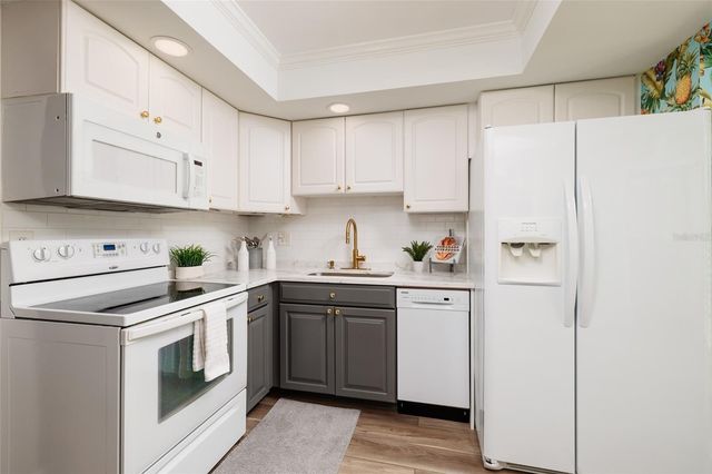 5095 BAY STREET NE 102, St Petersburg, FL 33703