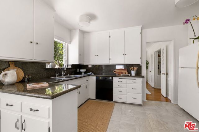 2244 Hillsboro Avenue, Los Angeles, CA 90034