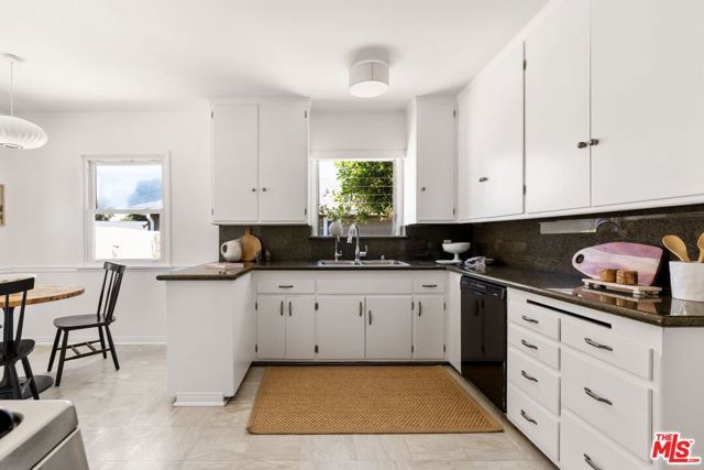 2244 Hillsboro Avenue, Los Angeles, CA 90034
