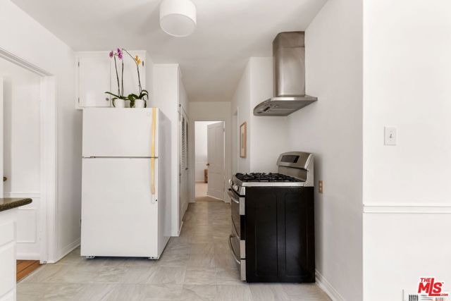 2244 Hillsboro Avenue, Los Angeles, CA 90034