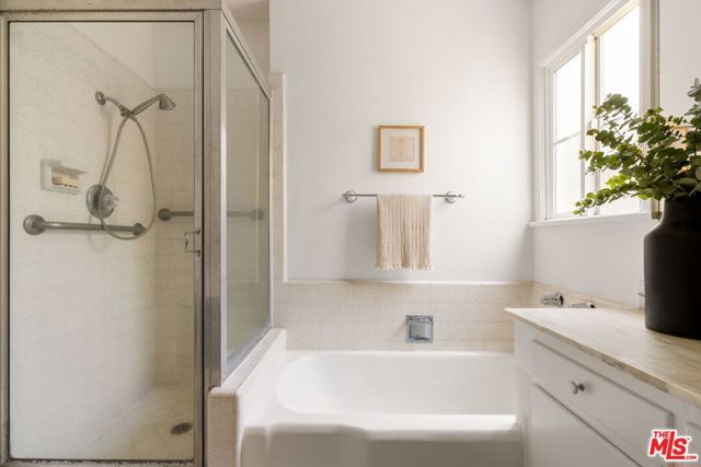 2244 Hillsboro Avenue, Los Angeles, CA 90034