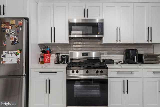 295 HERMITAGE ST, Philadelphia, PA 19127