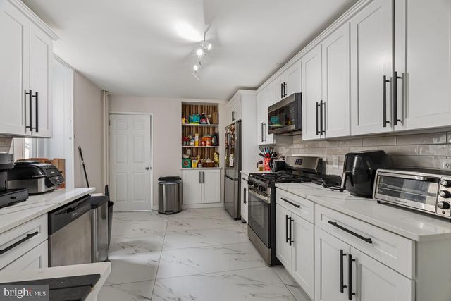 295 HERMITAGE ST, Philadelphia, PA 19127