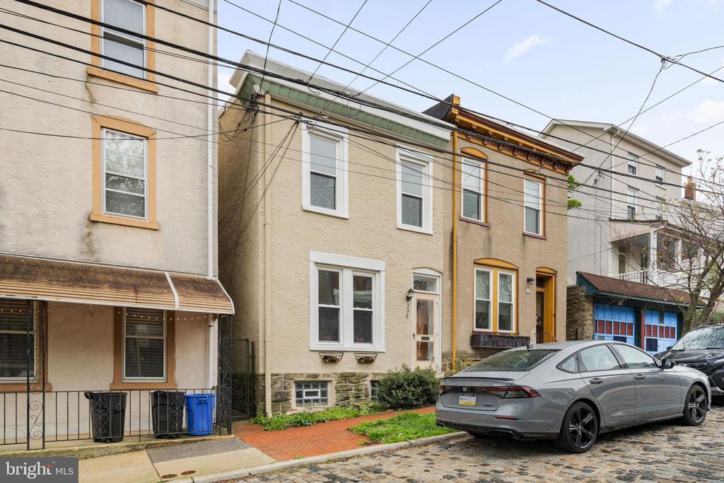 295 HERMITAGE ST, Philadelphia, PA 19127