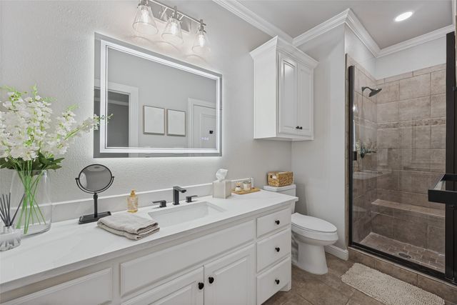 2613 Round Table Boulevard, Lewisville, TX 75056