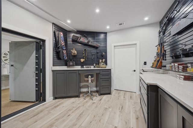 2613 Round Table Boulevard, Lewisville, TX 75056