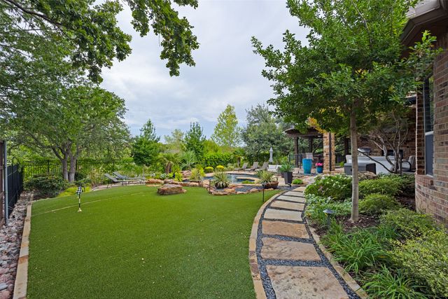 2613 Round Table Boulevard, Lewisville, TX 75056