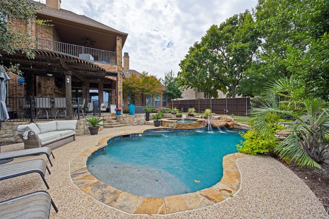 2613 Round Table Boulevard, Lewisville, TX 75056