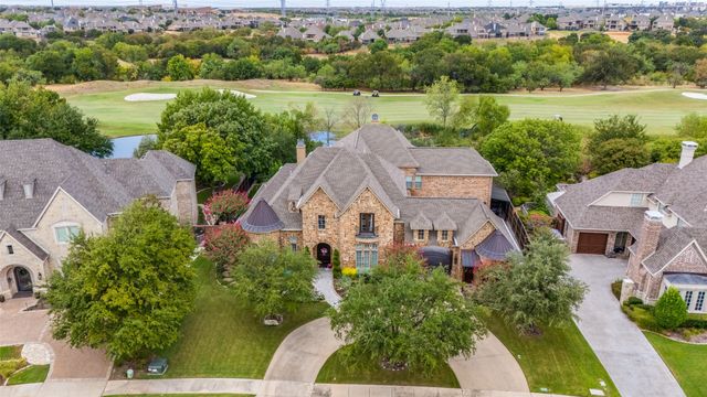 2613 Round Table Boulevard, Lewisville, TX 75056