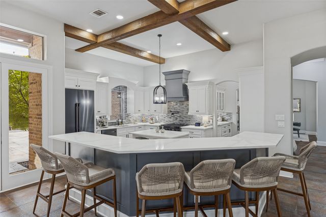 2613 Round Table Boulevard, Lewisville, TX 75056