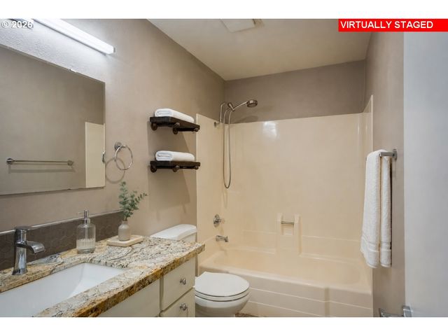 963 RILANCE Ln, Oregon City, OR 97045