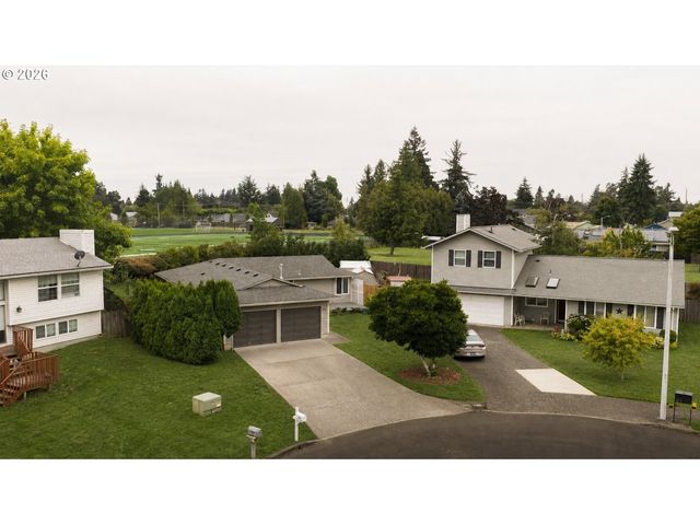 963 RILANCE Ln, Oregon City, OR 97045