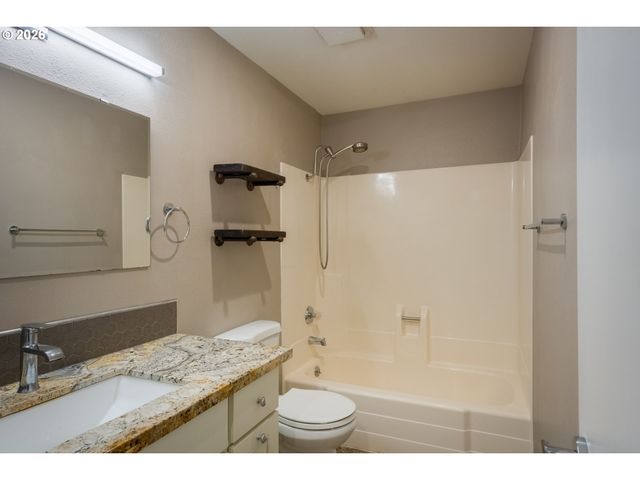 963 RILANCE Ln, Oregon City, OR 97045