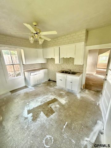 4215 Patrick Avenue, Omaha, NE 68111