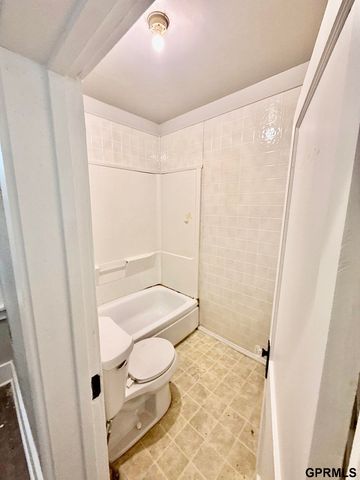 4215 Patrick Avenue, Omaha, NE 68111