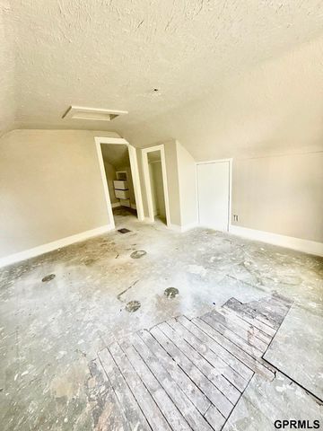 4215 Patrick Avenue, Omaha, NE 68111