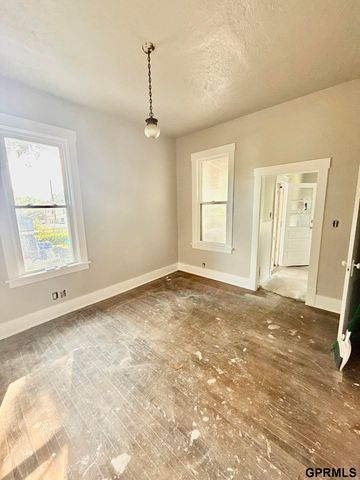 4215 Patrick Avenue, Omaha, NE 68111