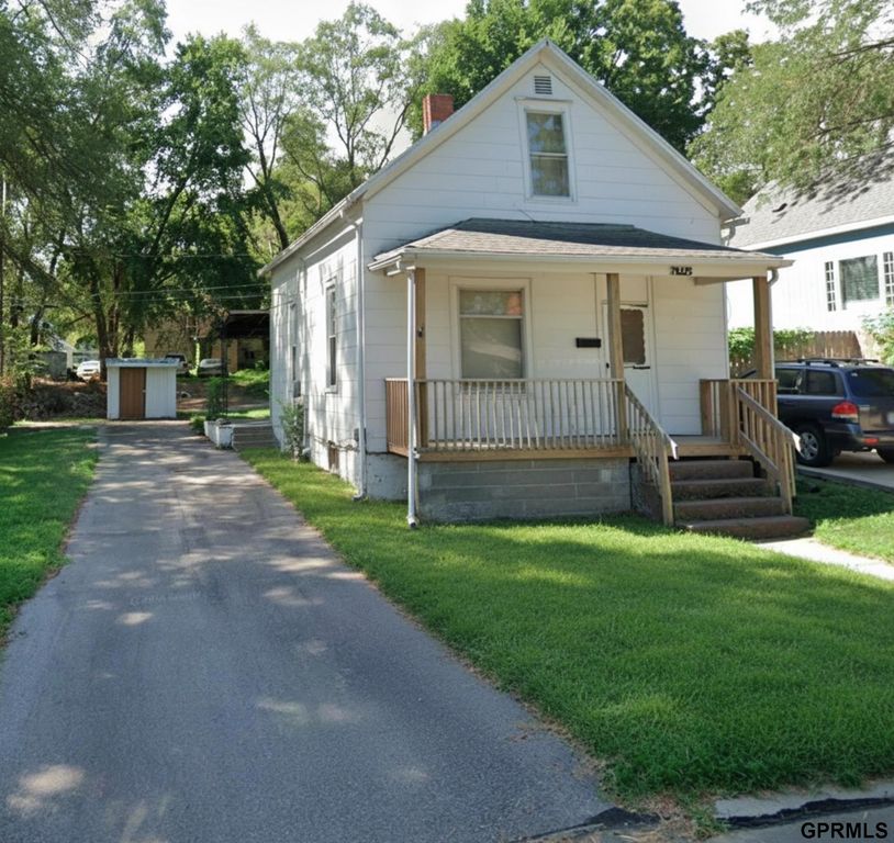 4215 Patrick Avenue, Omaha, NE 68111