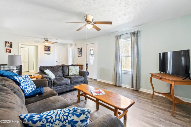 552 Tar Landing Road, Holly Ridge, NC 28445