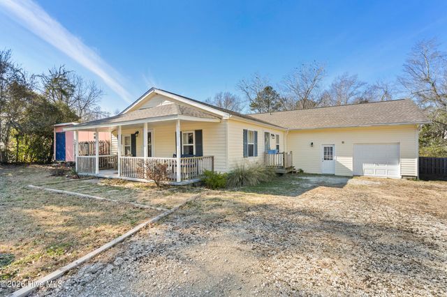 552 Tar Landing Road, Holly Ridge, NC 28445
