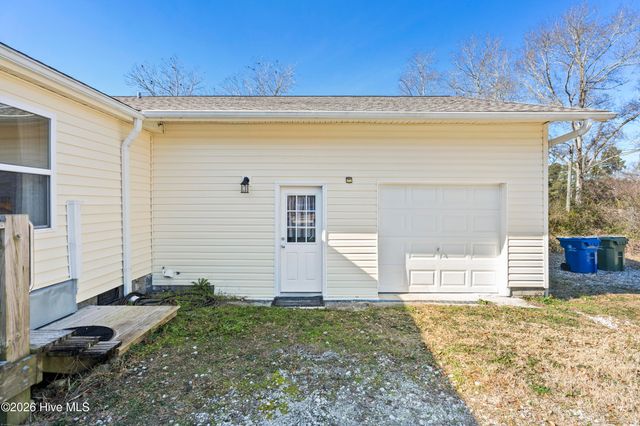 552 Tar Landing Road, Holly Ridge, NC 28445