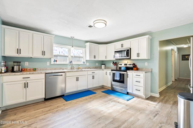 552 Tar Landing Road, Holly Ridge, NC 28445