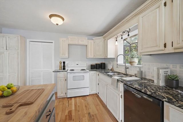 1334 Kiowa Drive E, Gainesville, TX 76240