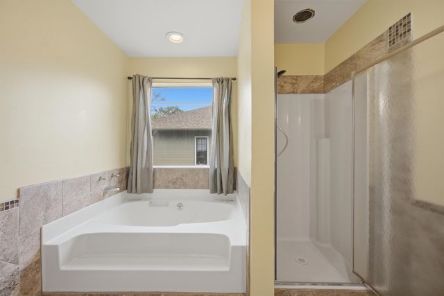 1334 Kiowa Drive E, Gainesville, TX 76240