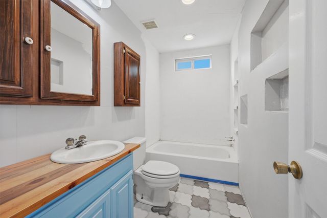 1334 Kiowa Drive E, Gainesville, TX 76240