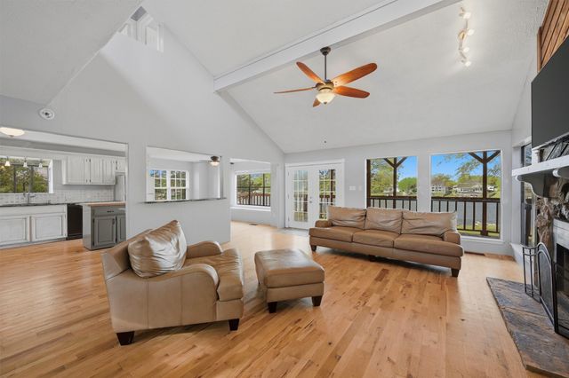 1334 Kiowa Drive E, Gainesville, TX 76240