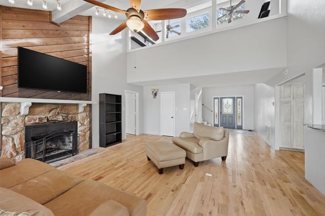 1334 Kiowa Drive E, Gainesville, TX 76240