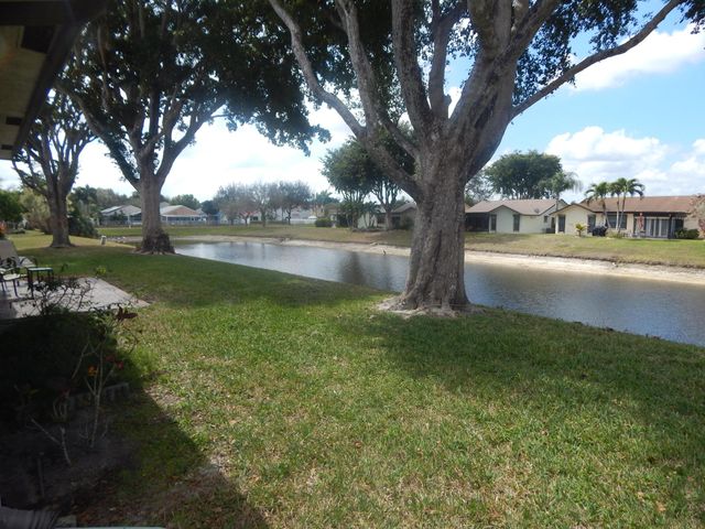 6229 Lakemont Circle, Greenacres, FL 33463