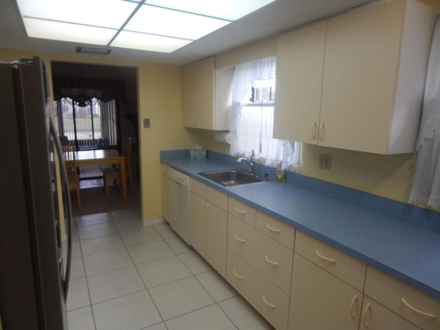 6229 Lakemont Circle, Greenacres, FL 33463