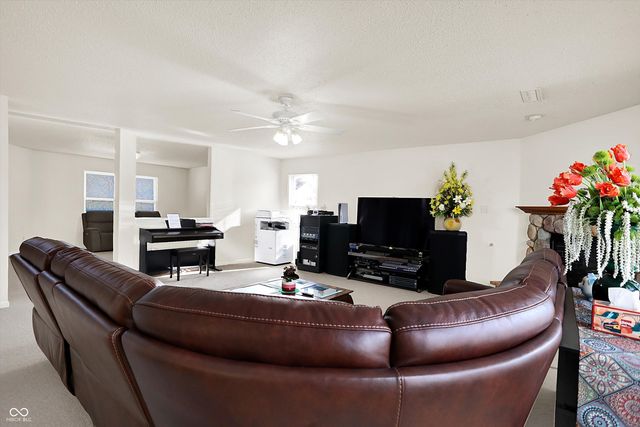 14733 Drayton Drive, Noblesville, IN 46062