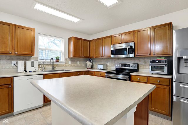 14733 Drayton Drive, Noblesville, IN 46062