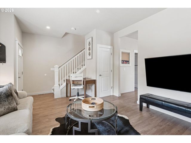 6148 Se DUKE St, Portland, OR 97206