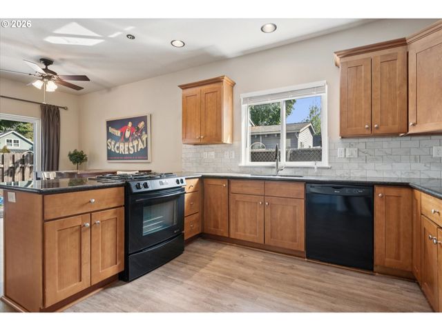 6148 Se DUKE St, Portland, OR 97206