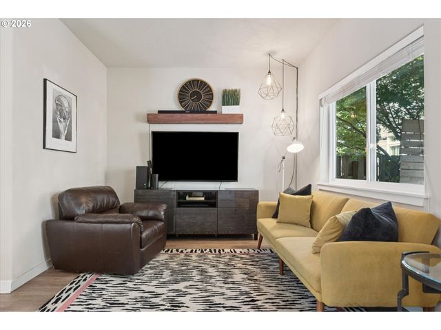 6148 Se DUKE St, Portland, OR 97206