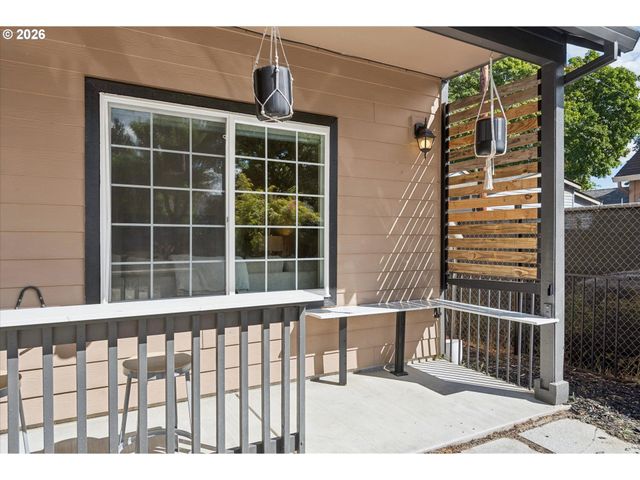 6148 Se DUKE St, Portland, OR 97206