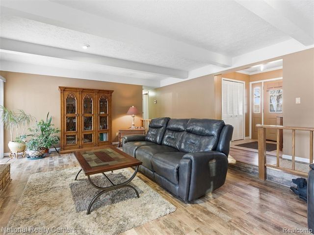 5470 Jamestown Road, Utica, MI 48317