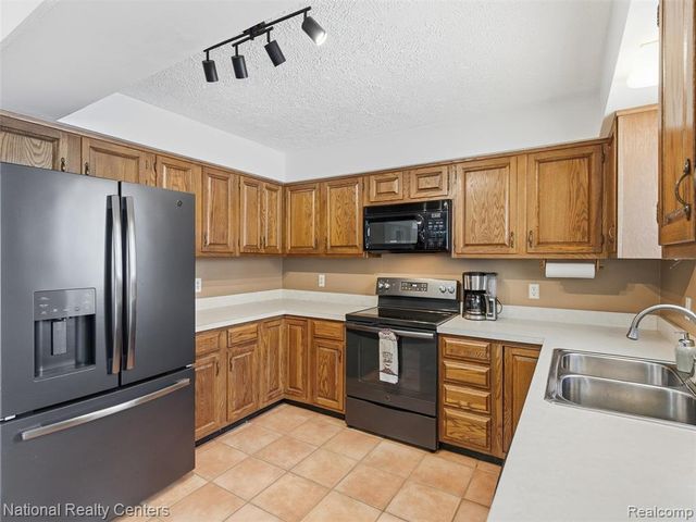 5470 Jamestown Road, Utica, MI 48317