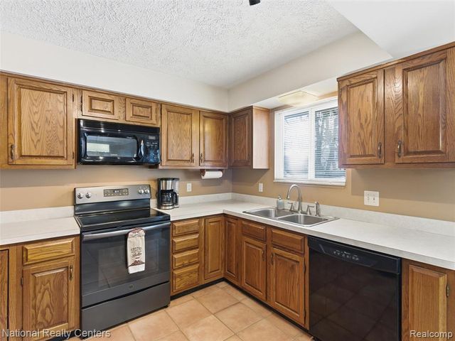 5470 Jamestown Road, Utica, MI 48317