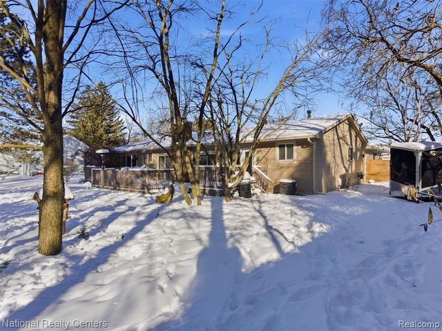 5470 Jamestown Road, Utica, MI 48317