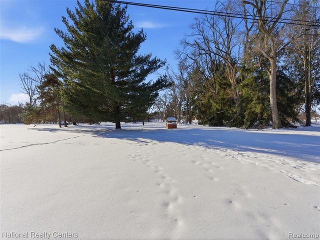 5470 Jamestown Road, Utica, MI 48317