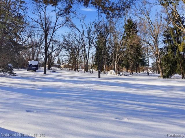 5470 Jamestown Road, Utica, MI 48317