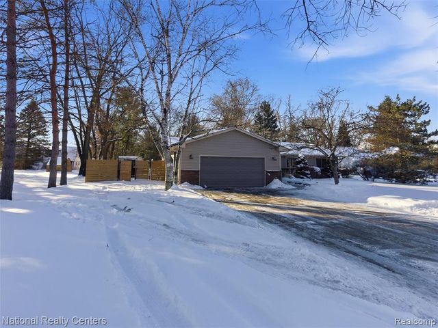 5470 Jamestown Road, Utica, MI 48317