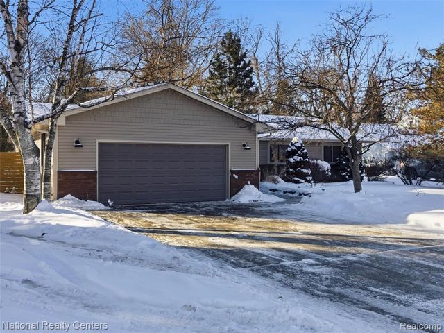 5470 Jamestown Road, Utica, MI 48317