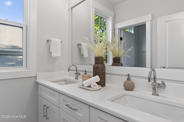 8312 Vintage Club Circle, Wilmington, NC 28411